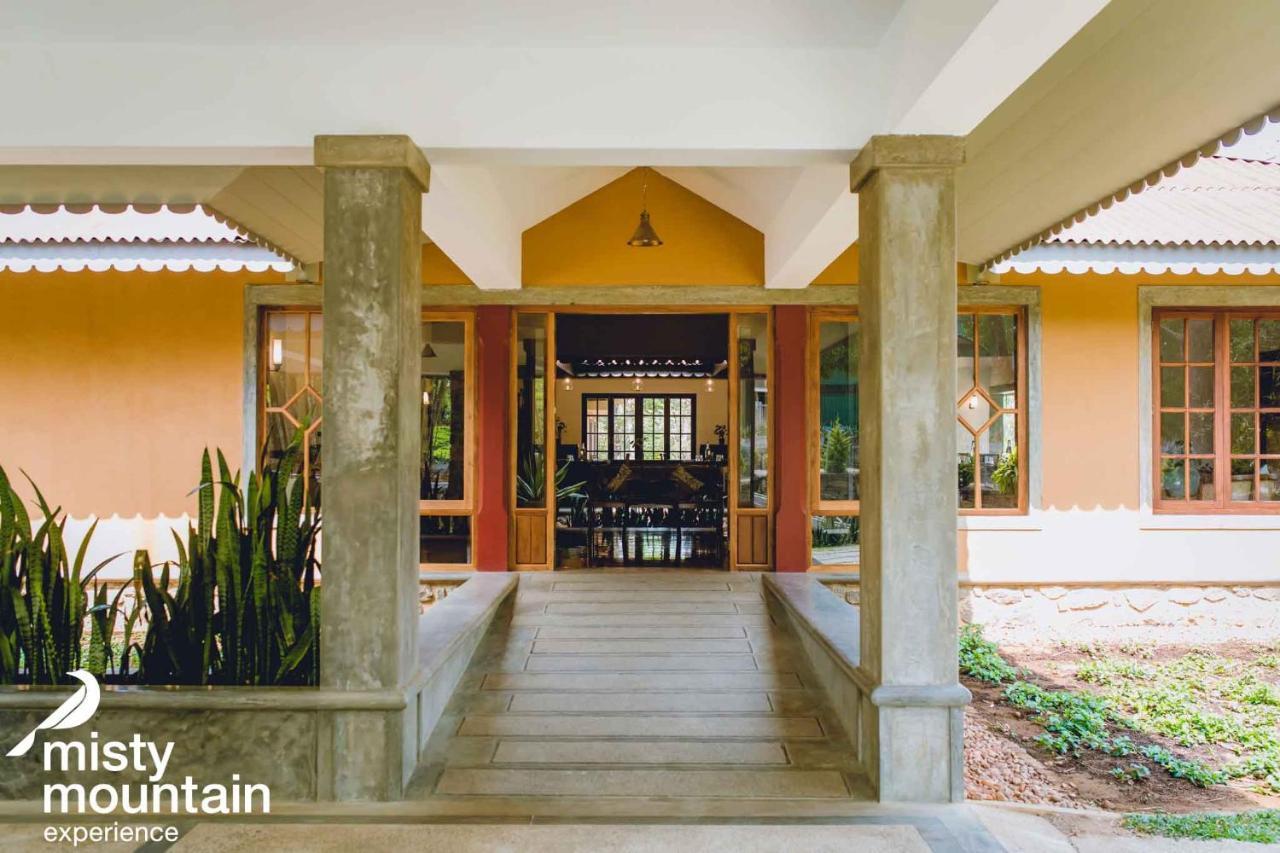 Misty Mountain Experience Hotel Pirmed Exterior photo