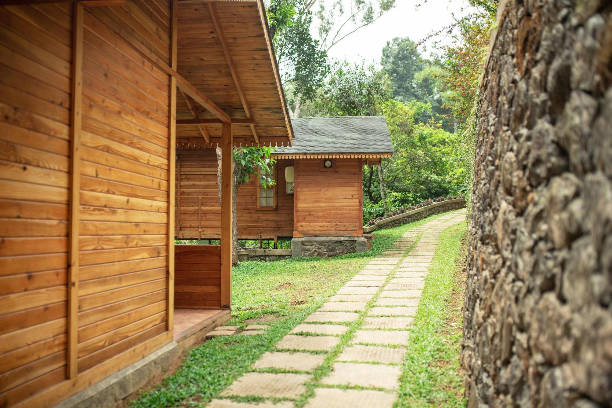 Misty Mountain Experience Hotel Pirmed Exterior photo