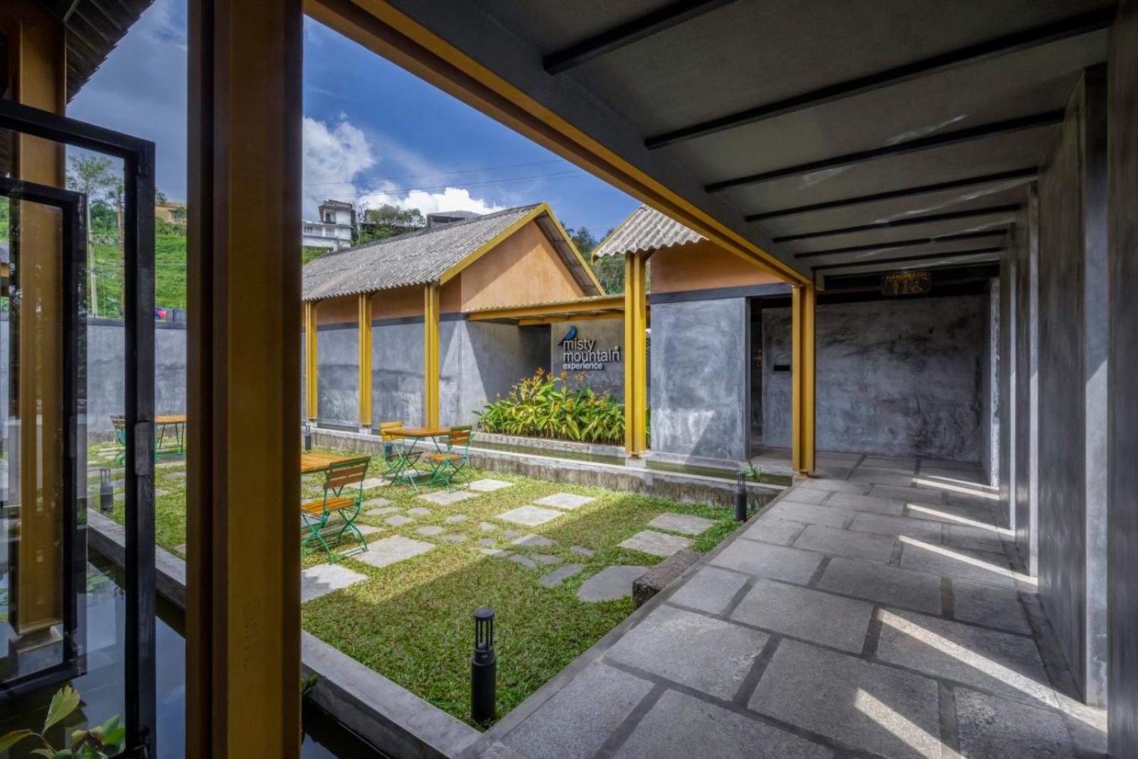 Misty Mountain Experience Hotel Pirmed Exterior photo