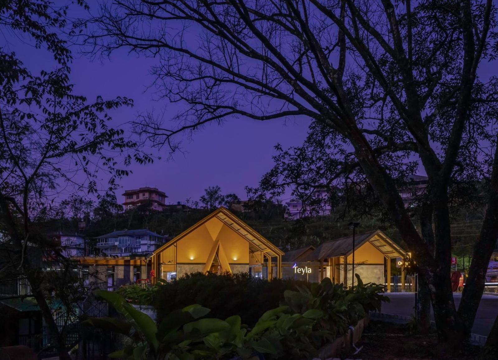 Misty Mountain Experience Hotel Pirmed Exterior photo