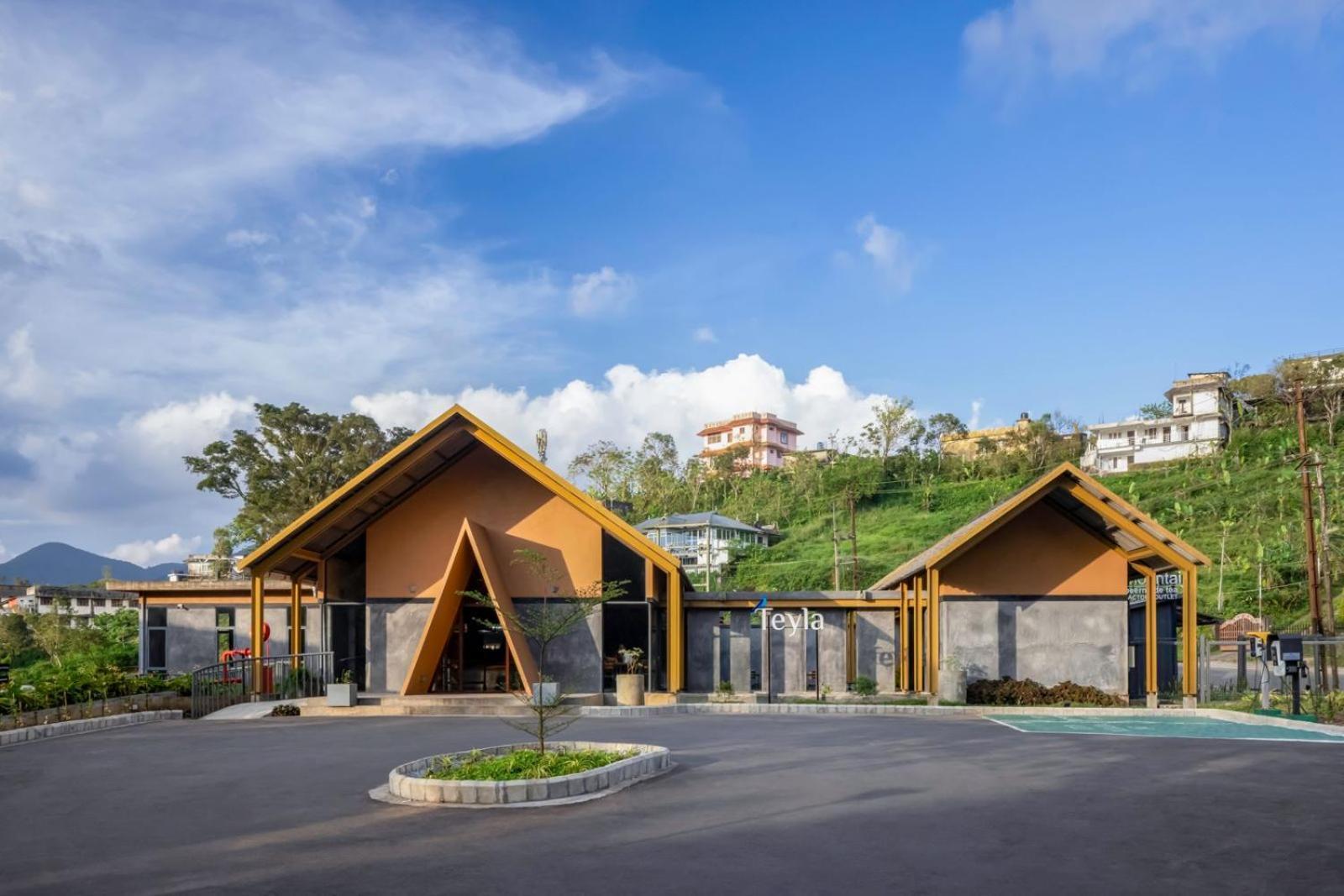 Misty Mountain Experience Hotel Pirmed Exterior photo